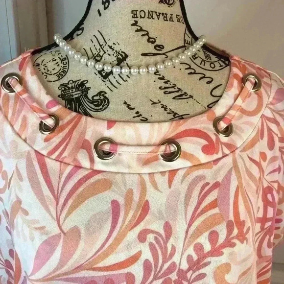 Cure Womens 1XL Blouse S/S Peach Pink and White Silver Rings at the top. - Picture 2 of 7